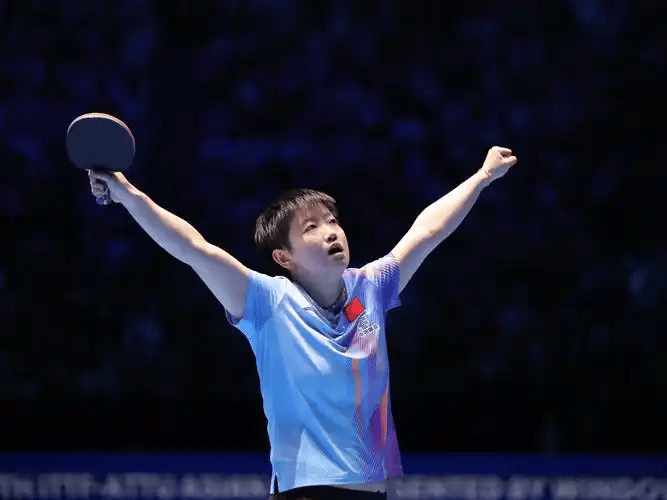 盘外招？陈熠为何频繁换球？陈熠扣杀庆祝，谁看到孙颖莎举动