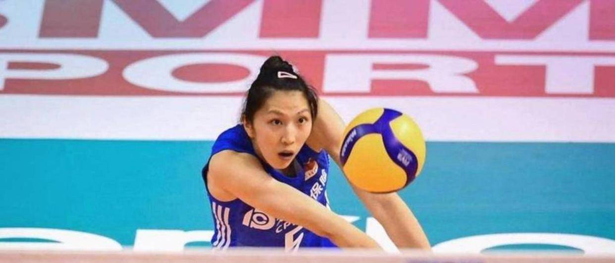 江苏女排半决赛逆袭天津，吴梦洁关键扣杀助球队挺进决赛